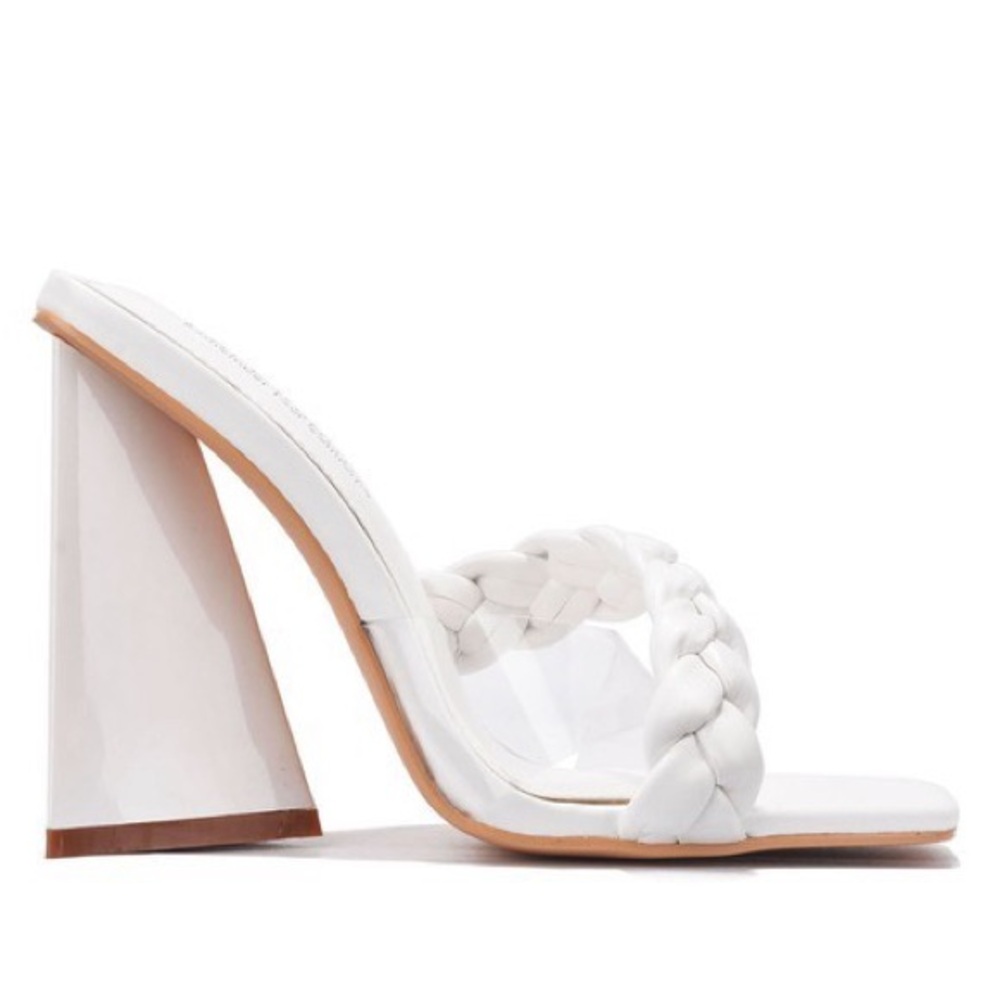 Cape Robbin - Castellar White Heels NIB